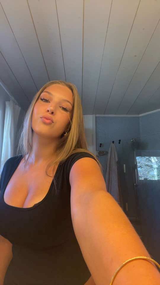 @Caroline Viola
