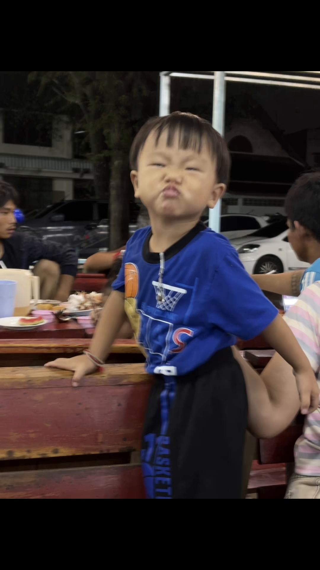 @แอดมินตัวกลม//หมวยอินเตอร์