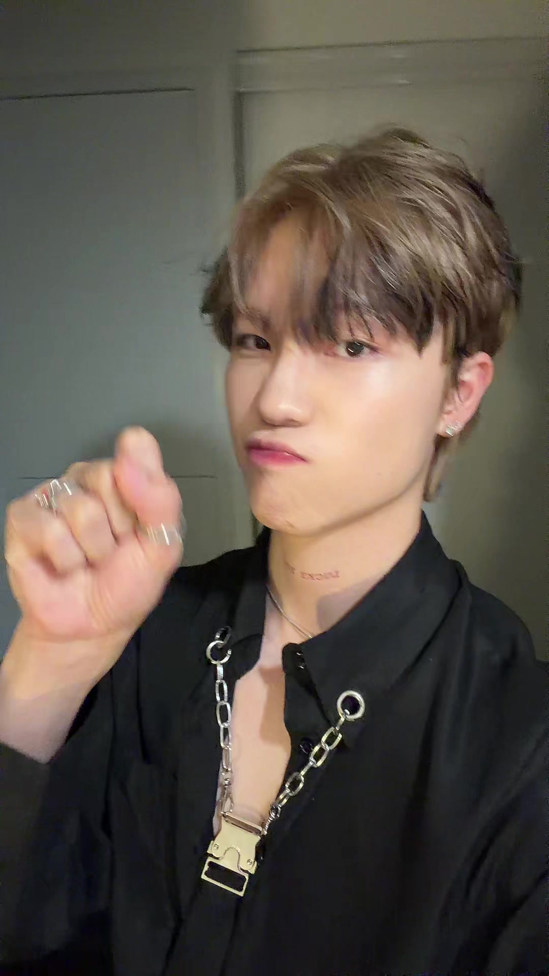 @Leo