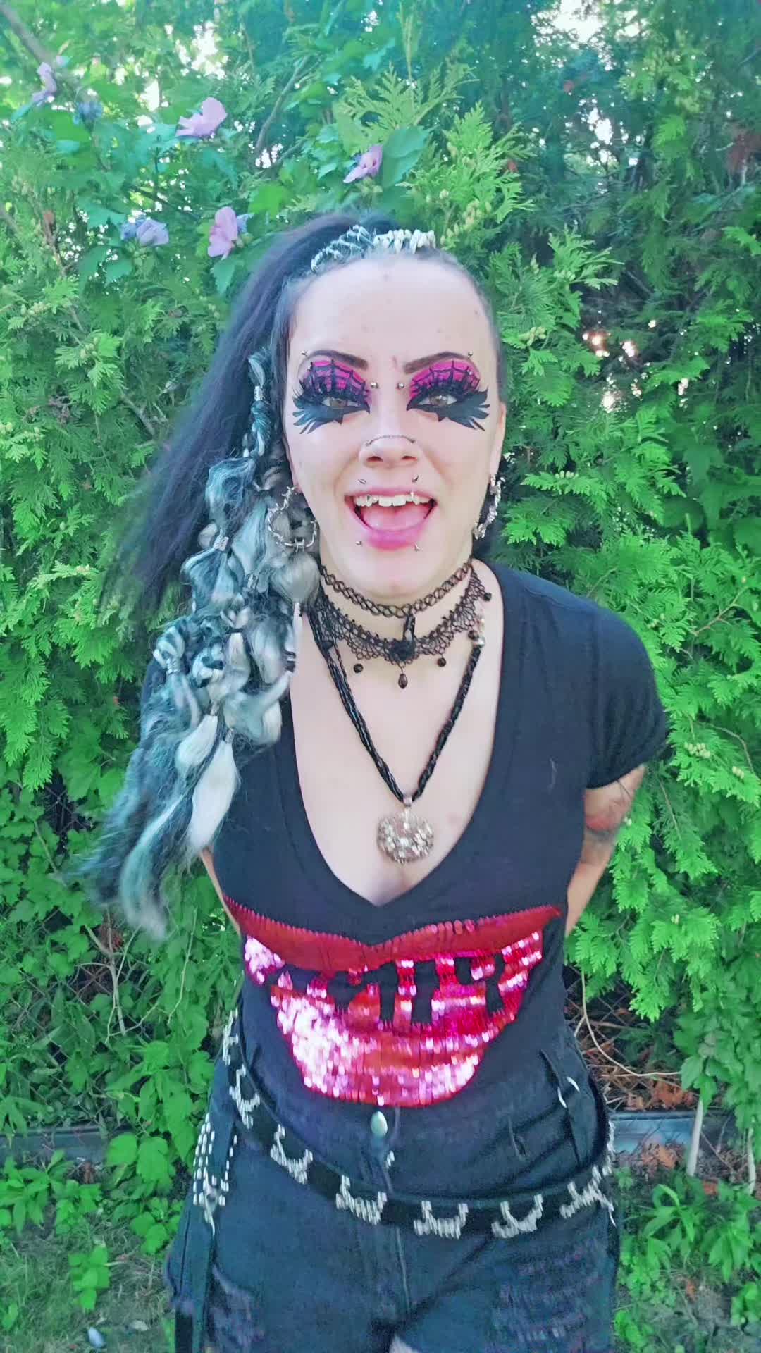 @🌈𝓒𝓵𝓪𝔀𝓮𝓭 𝓑𝓮𝓪𝓾𝓽𝔂🌈