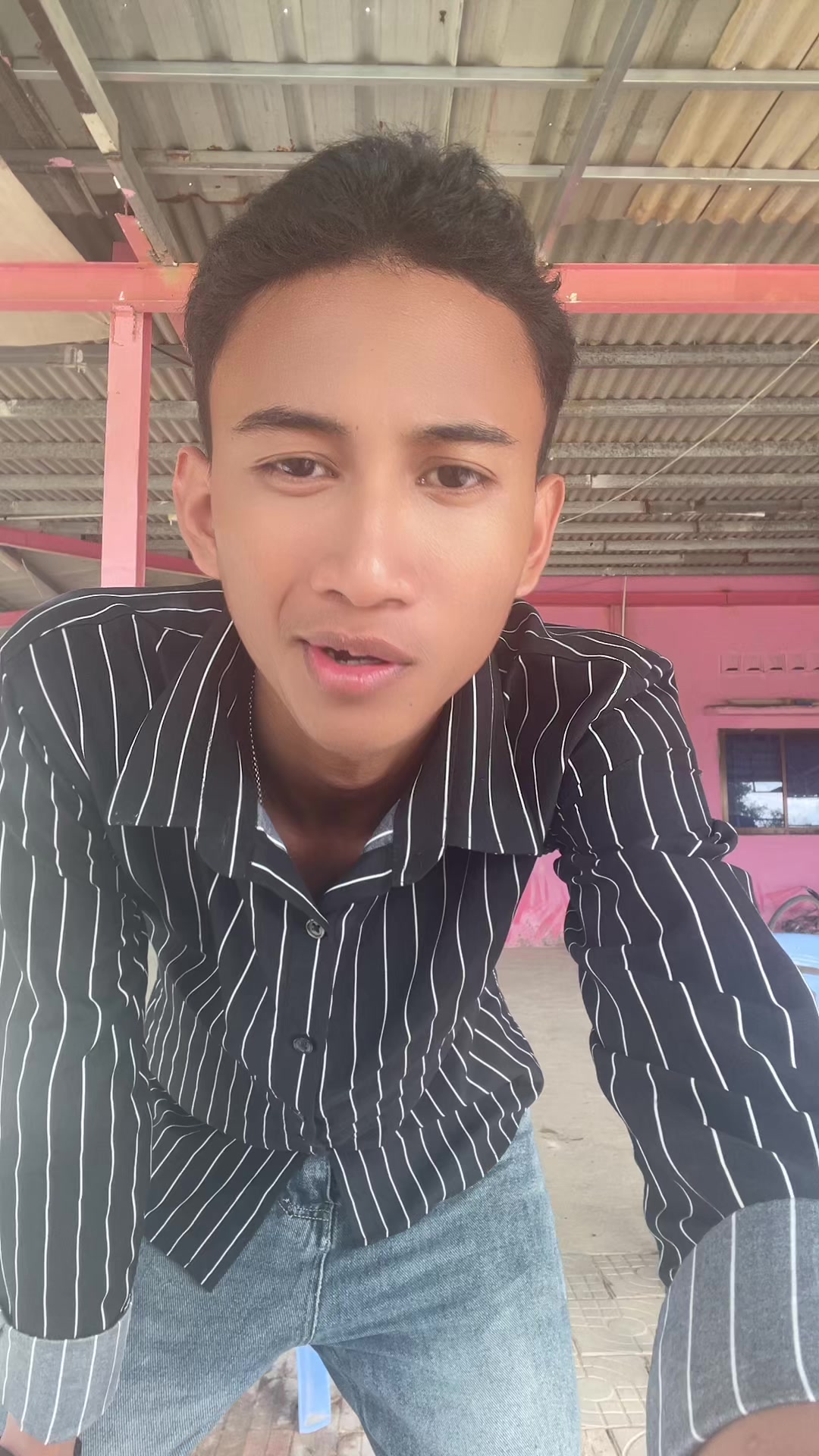 @បូរ ទំនើង
