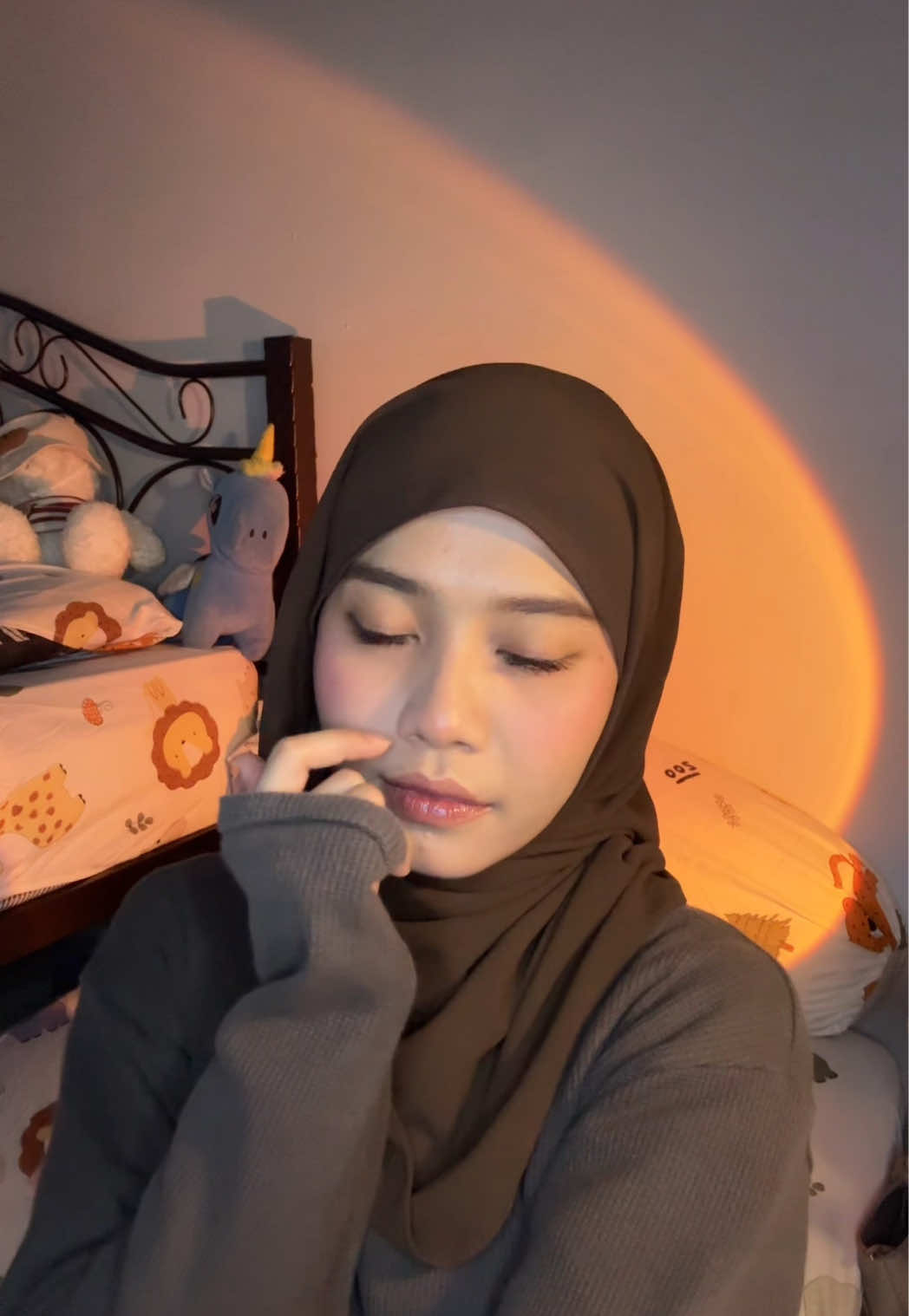 @almiraa ✿⋆˚࿔
