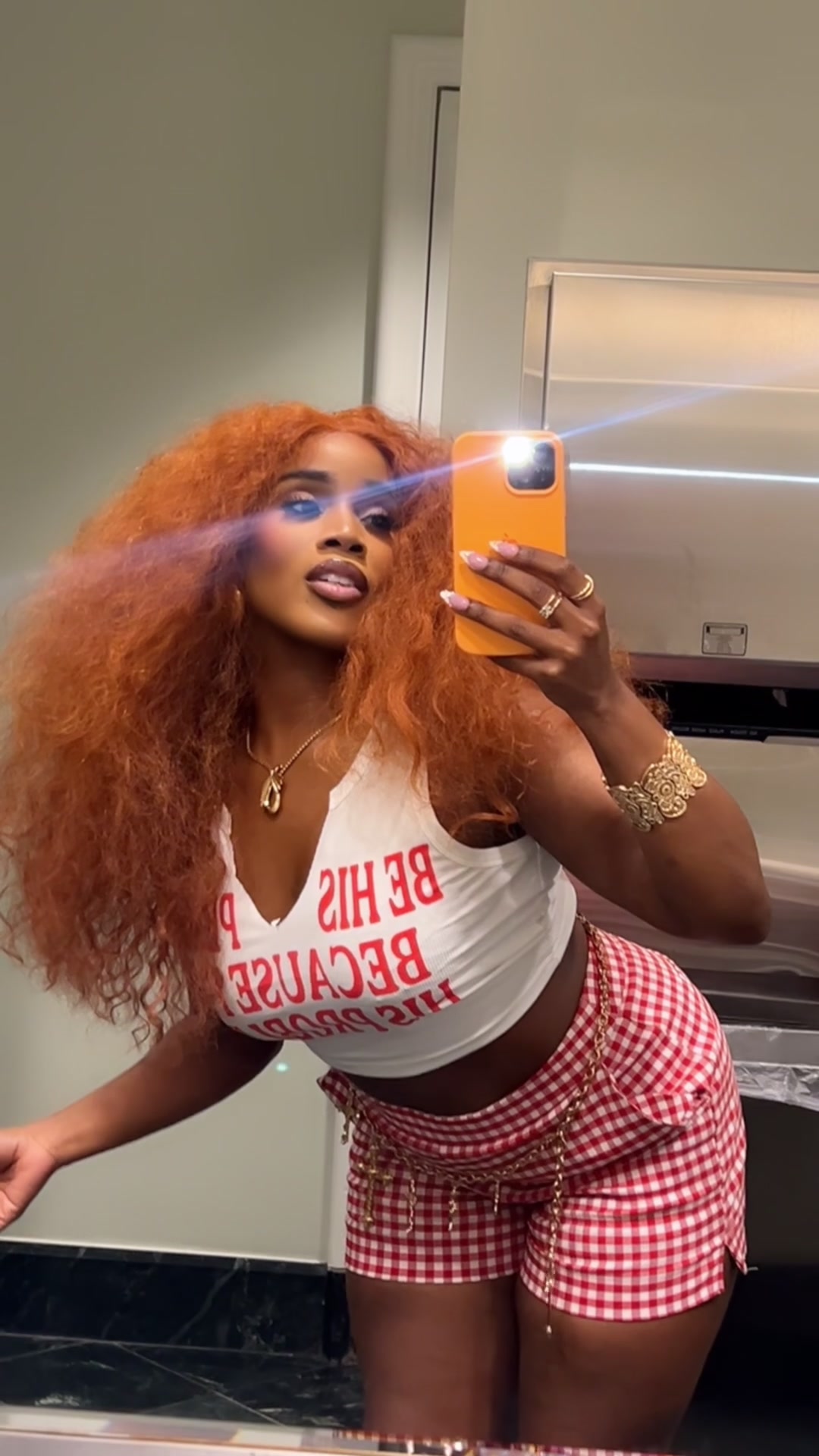 @Whoisdenisia