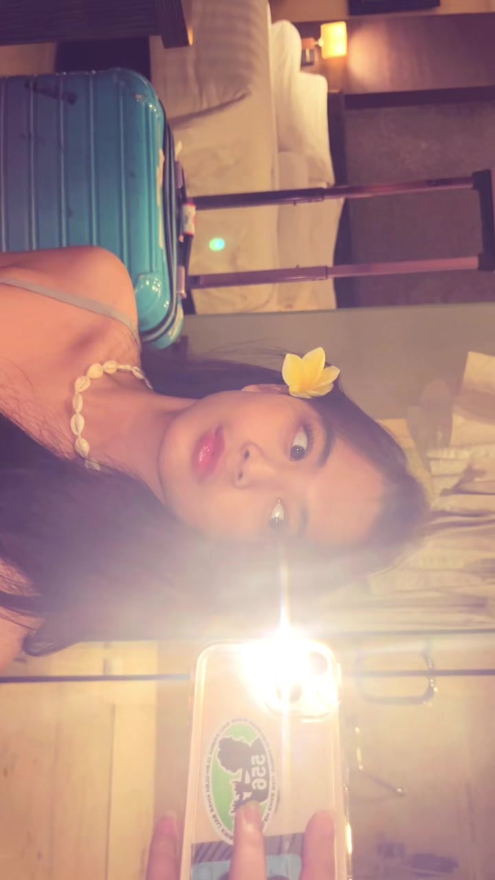 @athayaaaa
