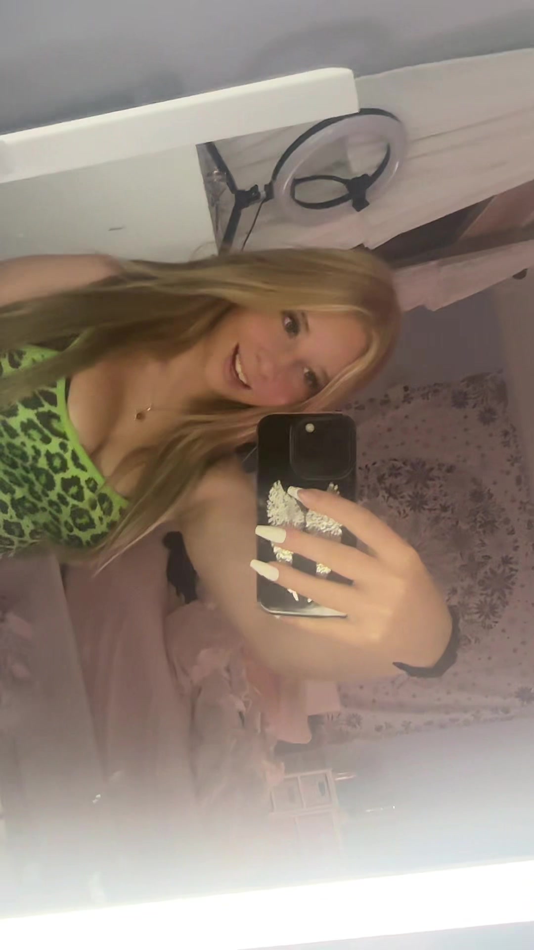 @theannaduck
