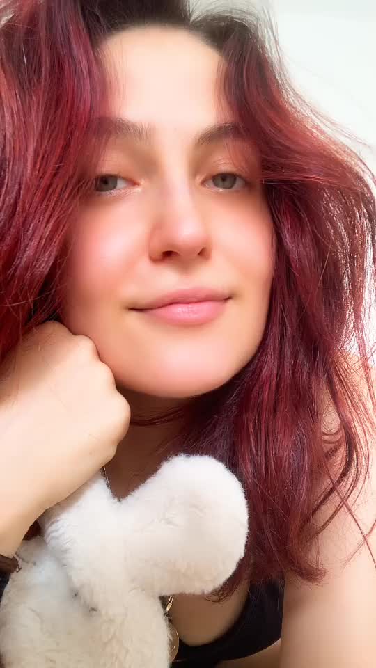 @elliavrram