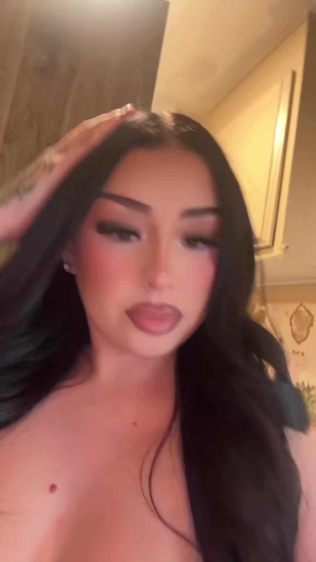@♕