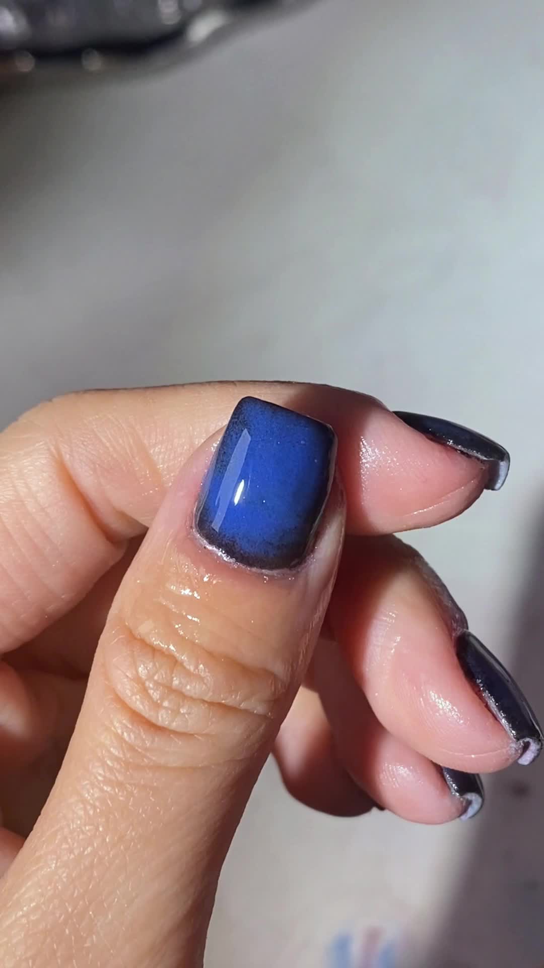 @Sharon_dipnails