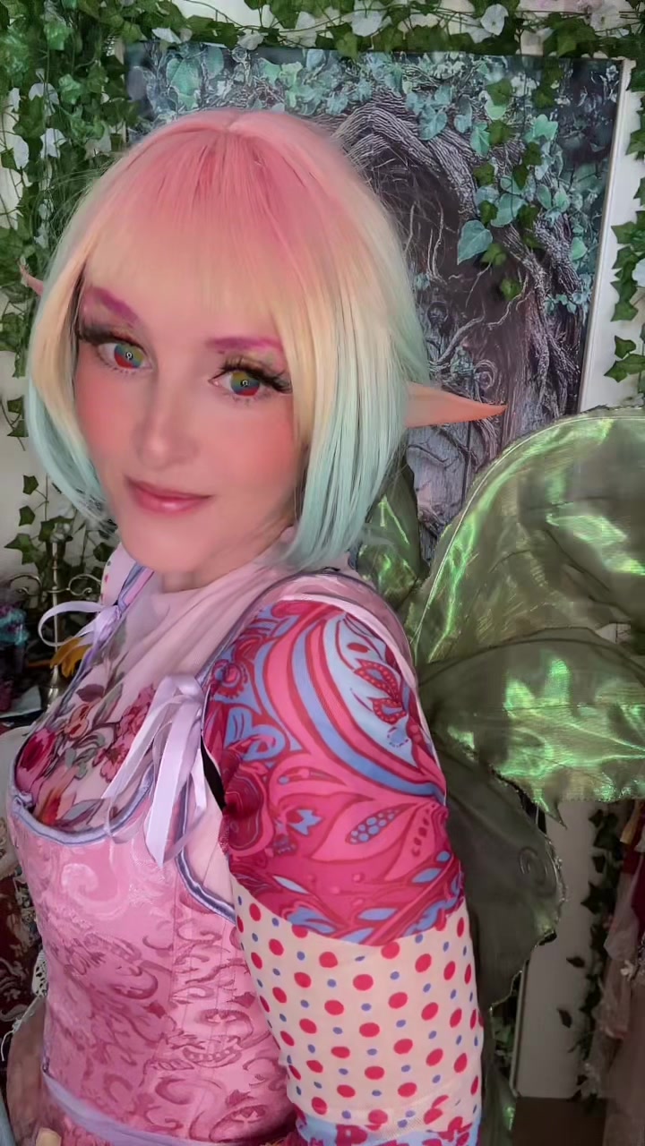 @Pixie_Scarlett