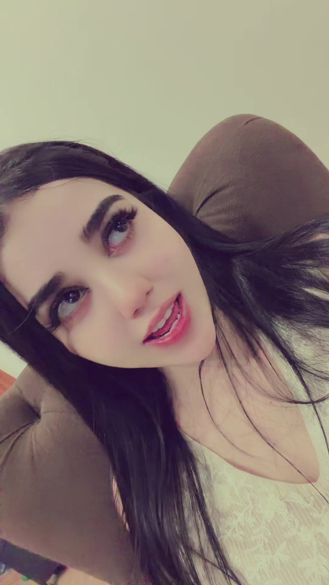 @nainaakbar8