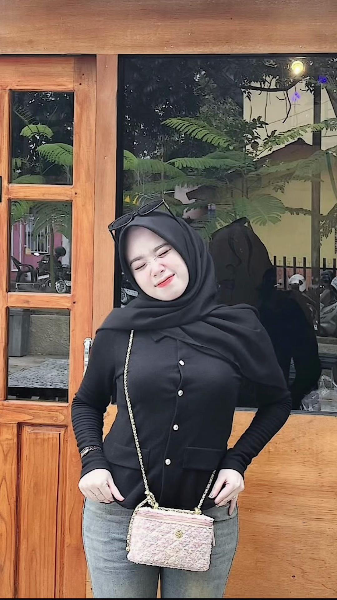 @anniputri5