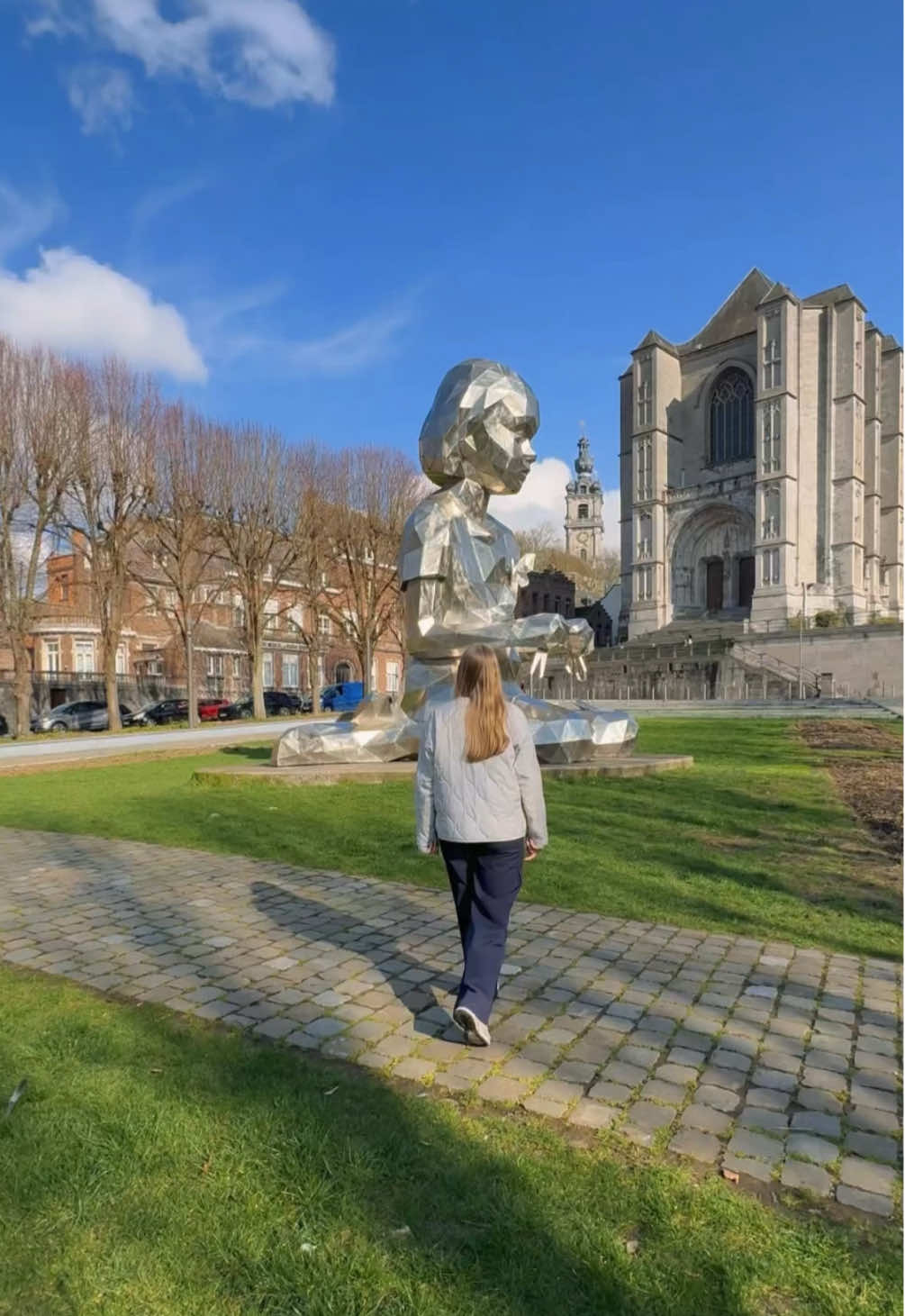 @visitMons