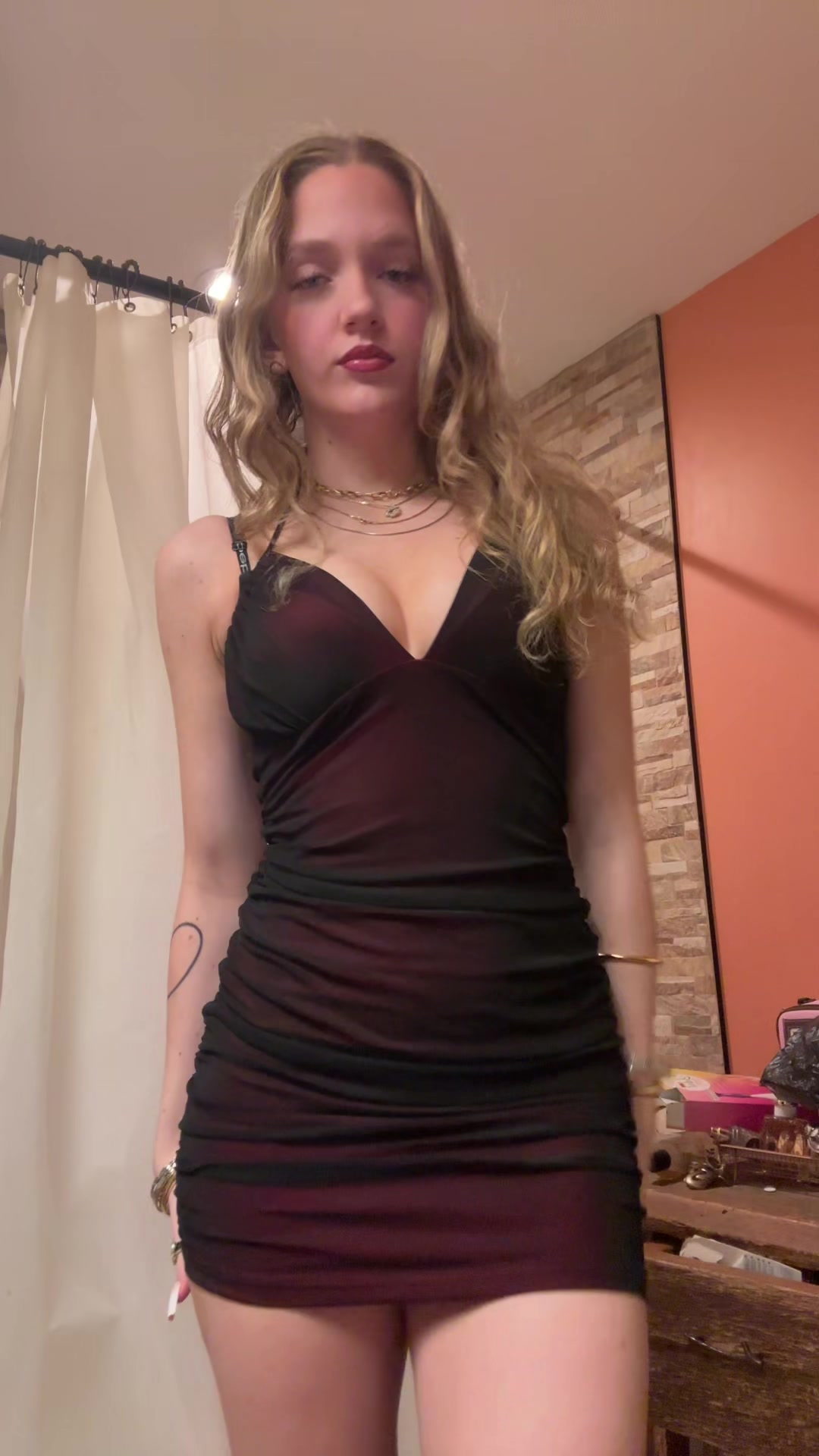 @yomamasofatsheatemyasss