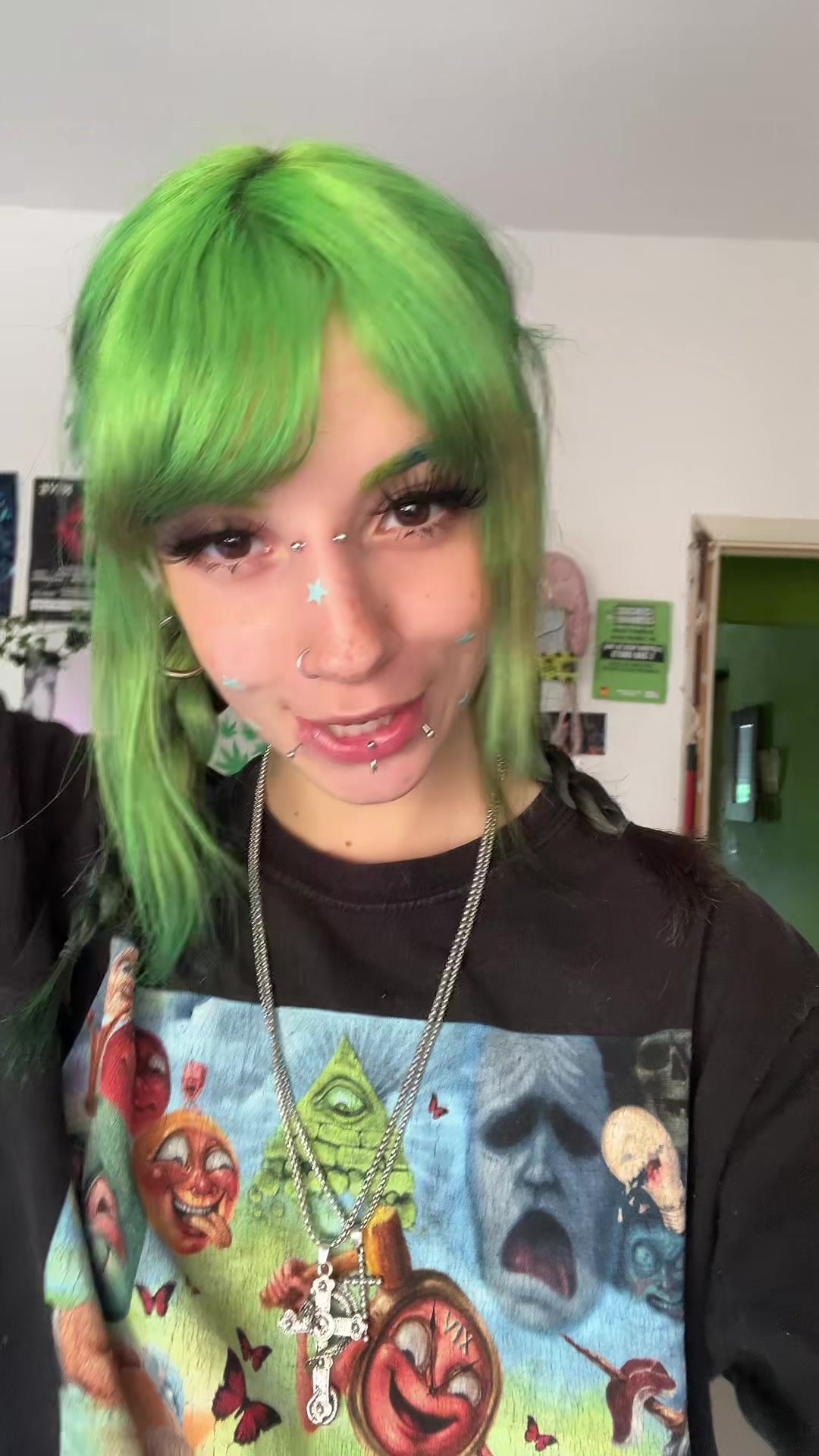 @,