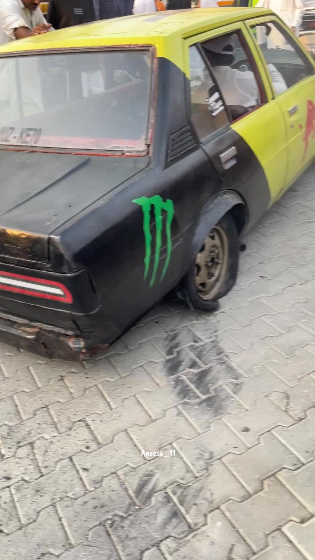 @Aneesu_11🔰