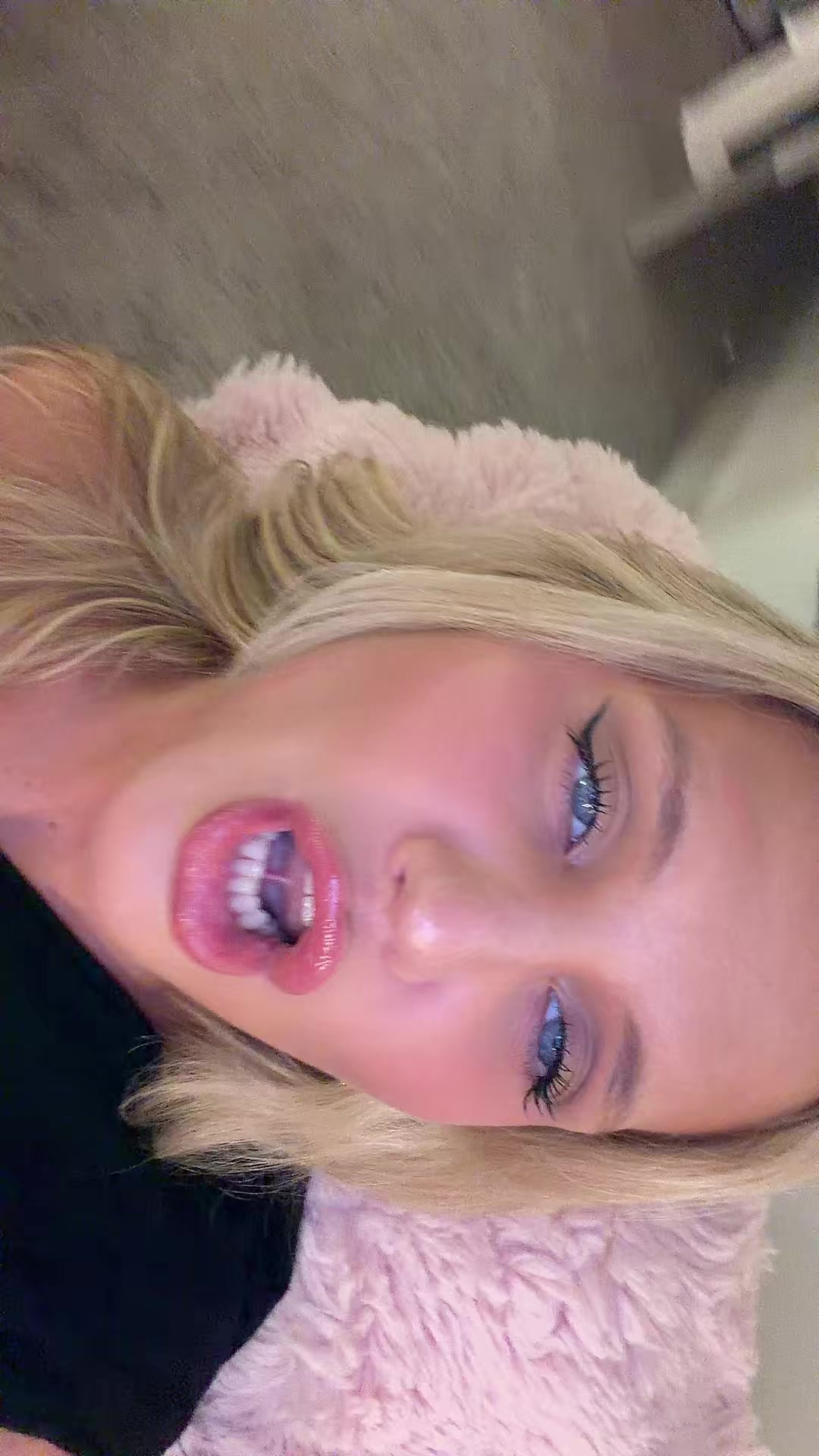 @Lo