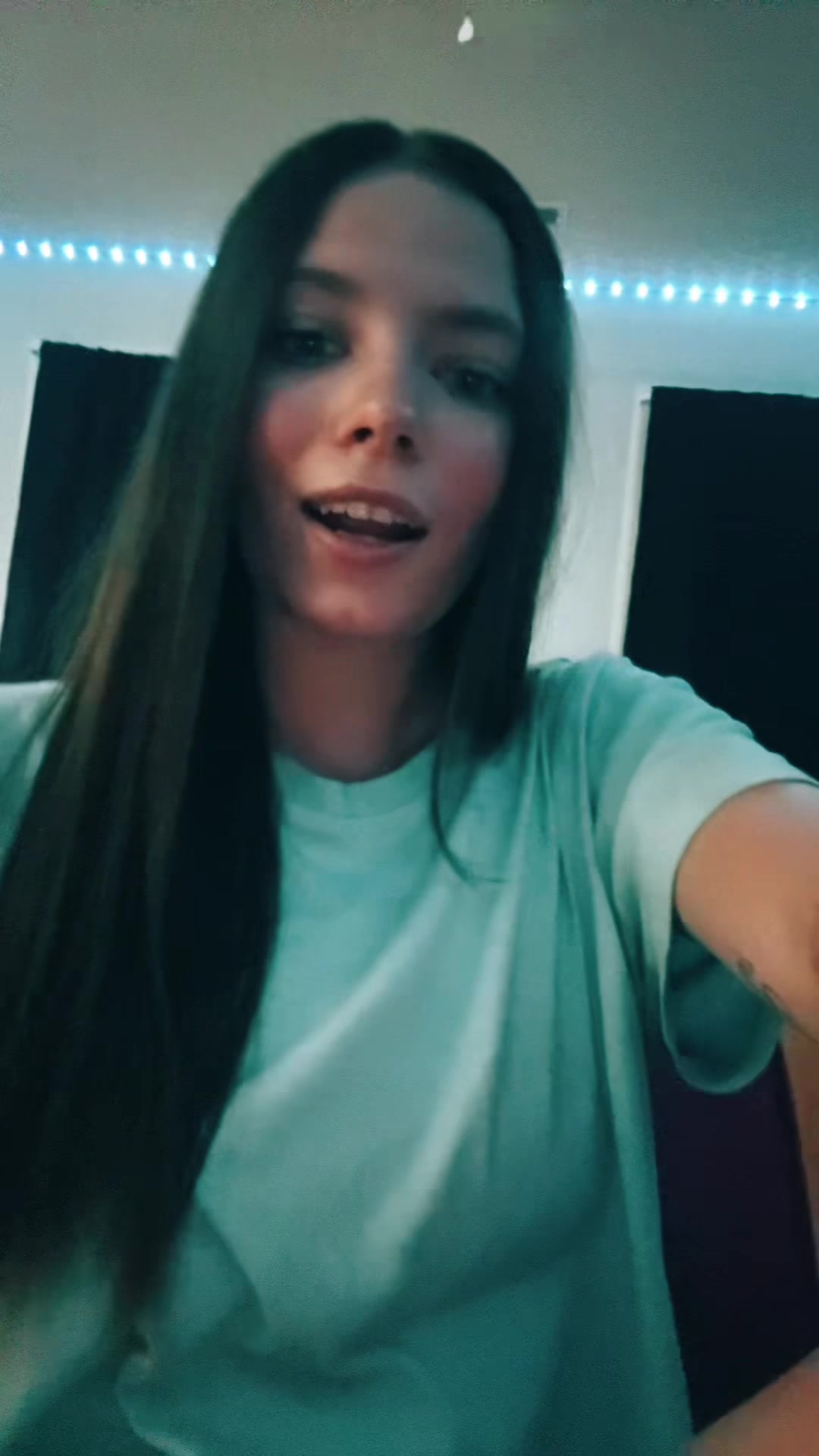 @Chloe Dawn 🦋✨🤍