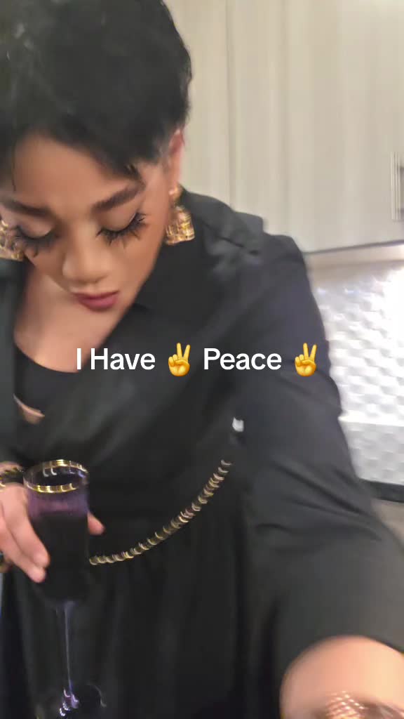 @Demi