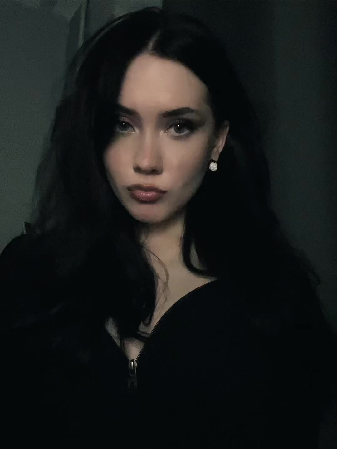 @кира вест