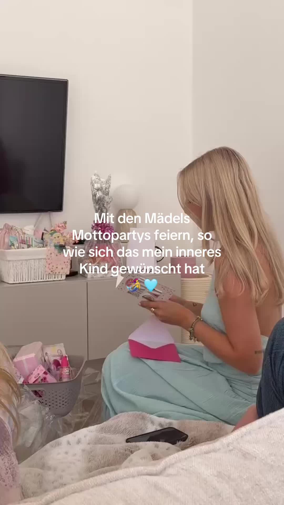 @Leonie