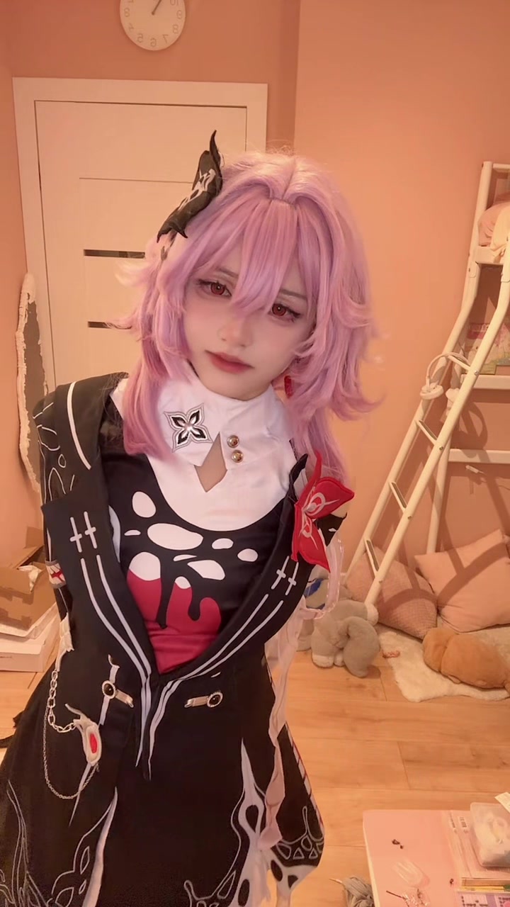 @Xemi👾<ig xemi_cosplay>