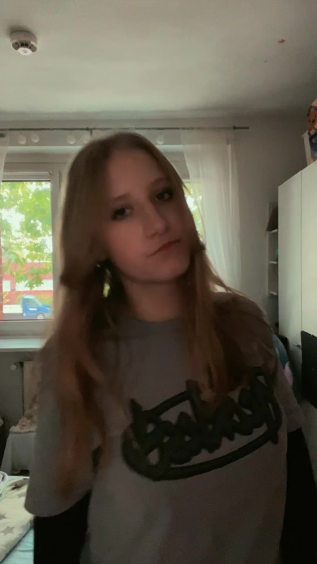 @Lauraโ๐ป๐ต๐ฑ