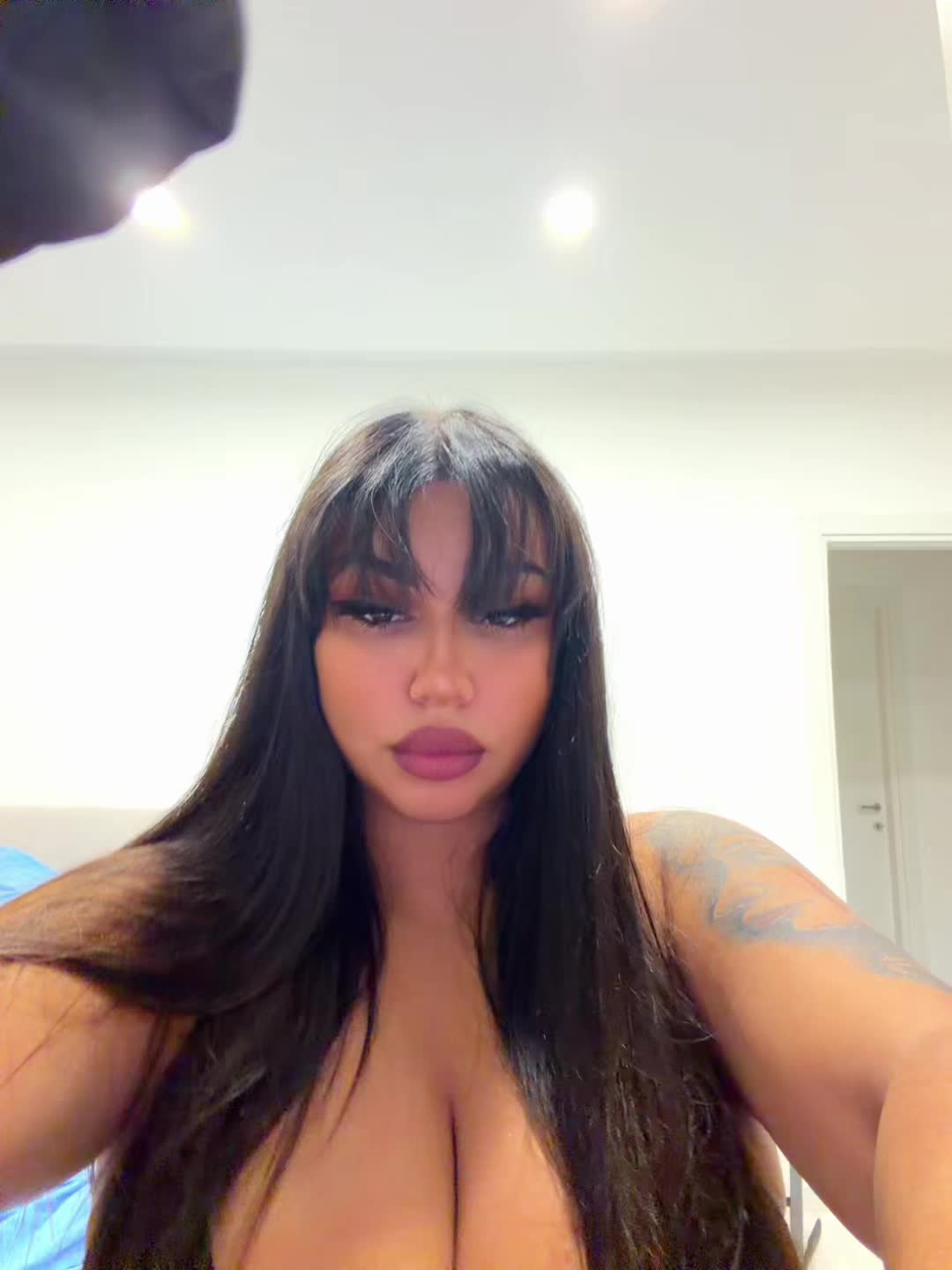 @𝒜𝓊𝓇𝑜𝓇𝒶 𝑀𝒶𝒹𝑜𝓃𝓃𝒶🐉