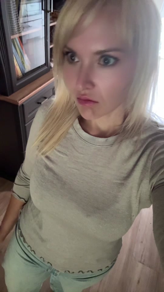 @Anika_Carina🦅