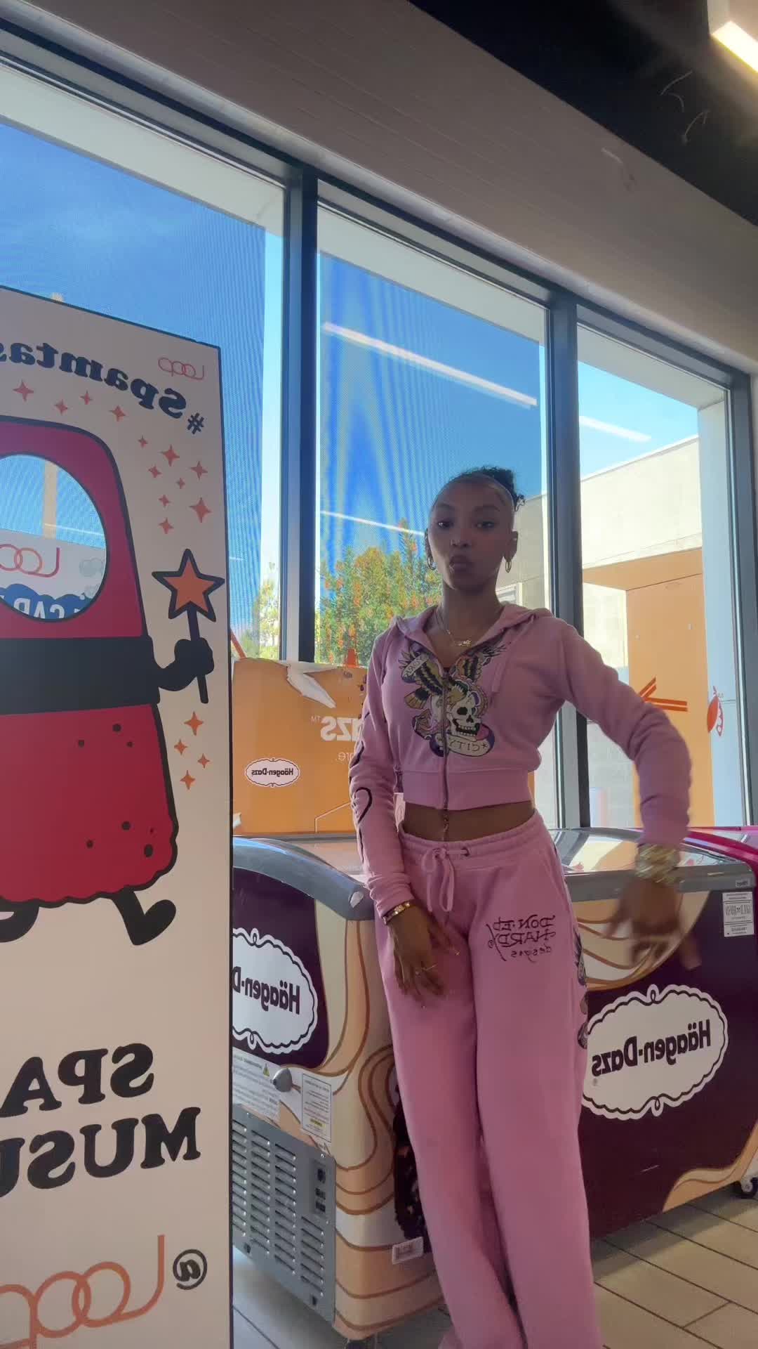 @aprettygirl