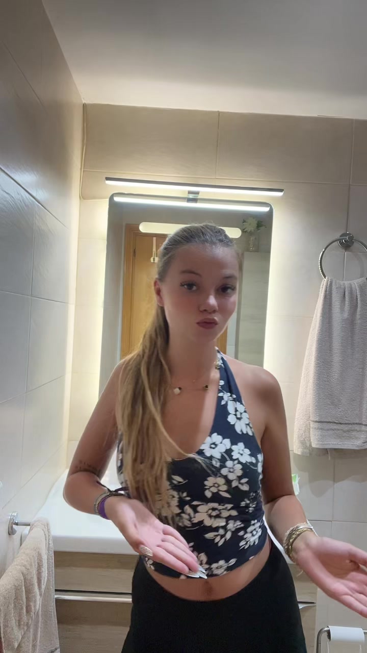 @✯