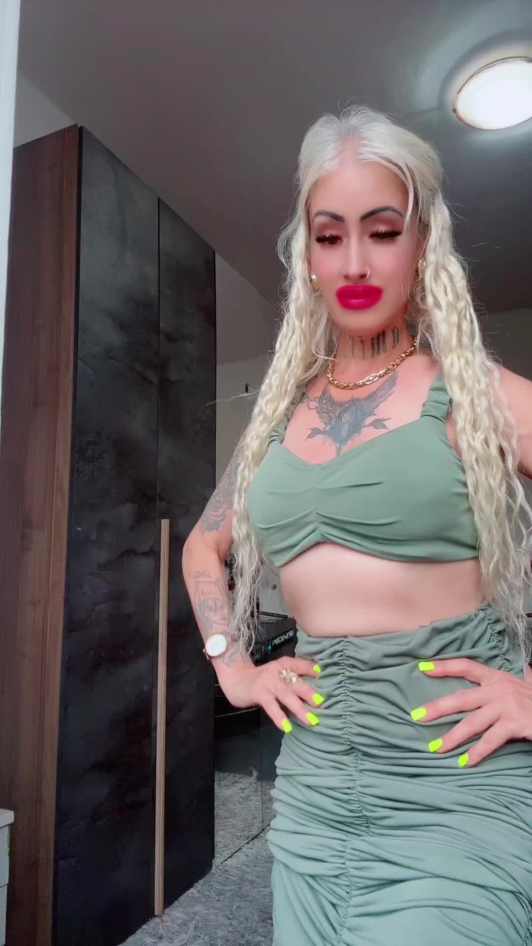 @Karina Nina Varga