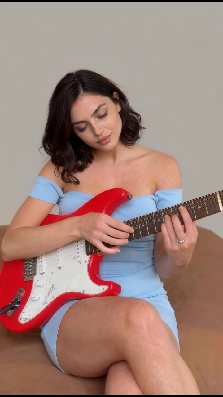 @ashleyguitaroff