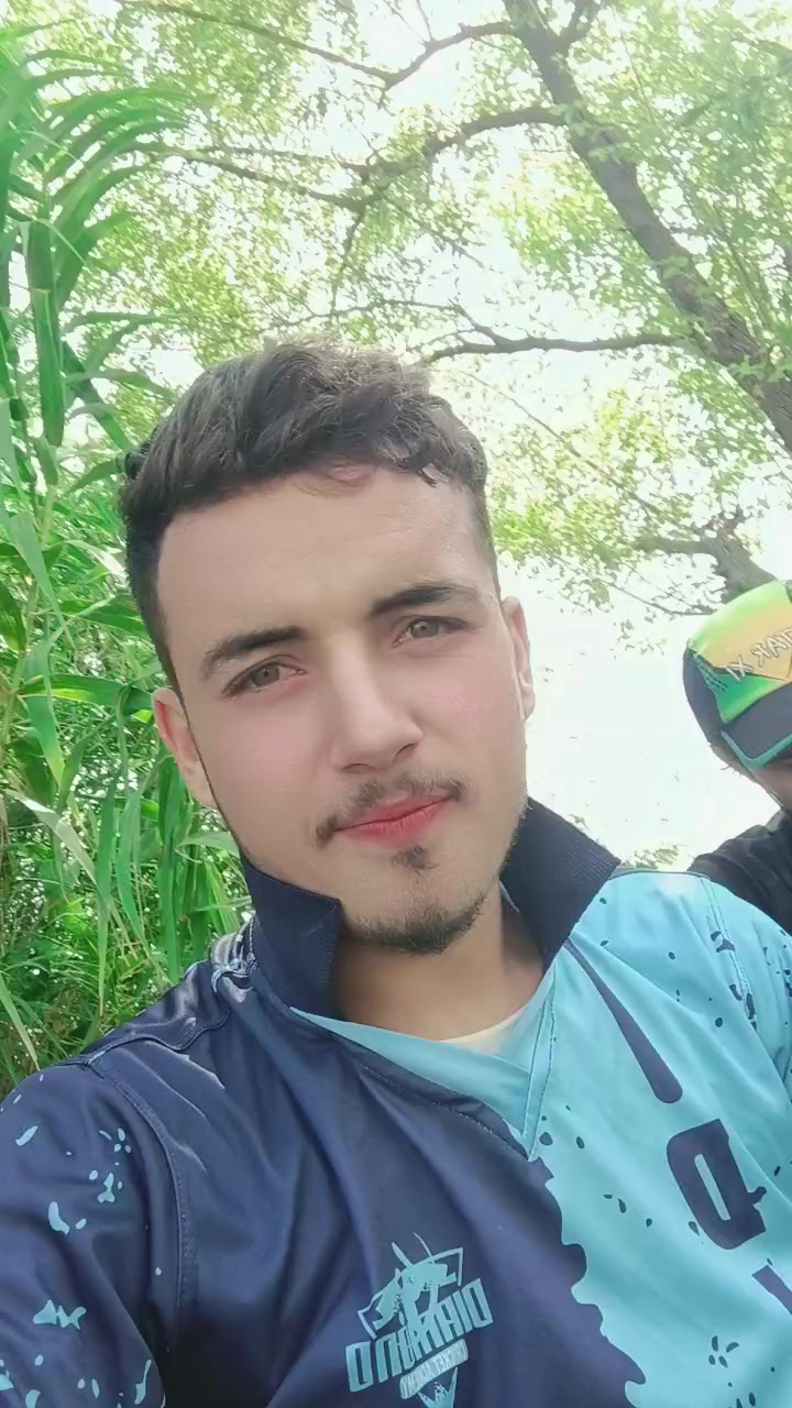 @Arab khan 17 🏏