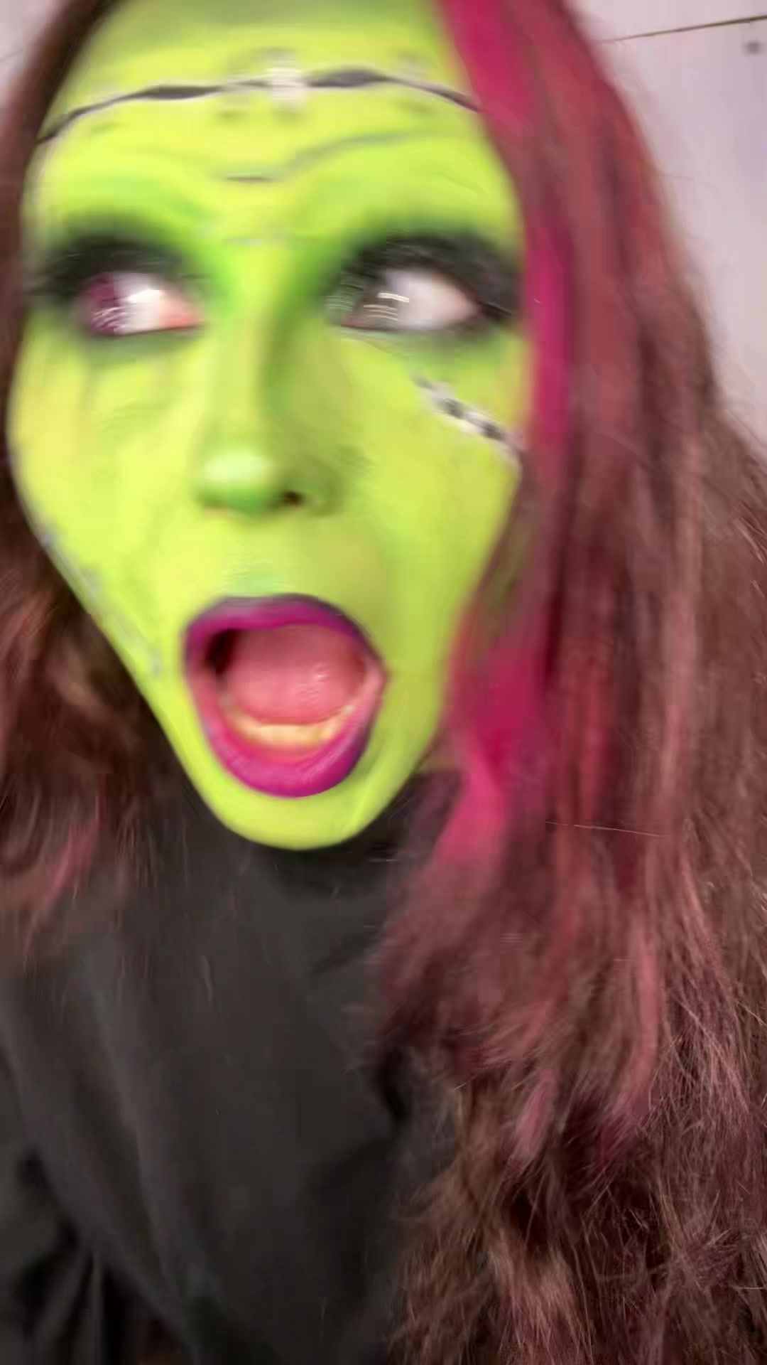 @Ellehalloween