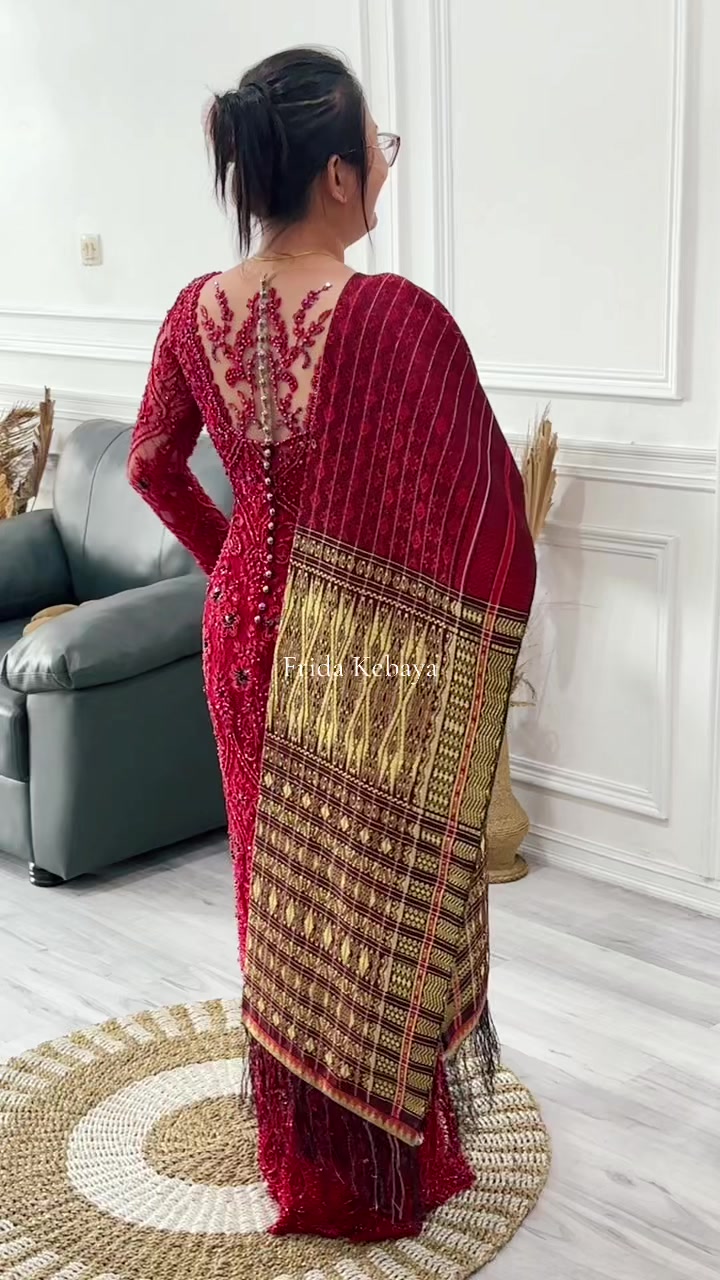 @Frida_Kebaya