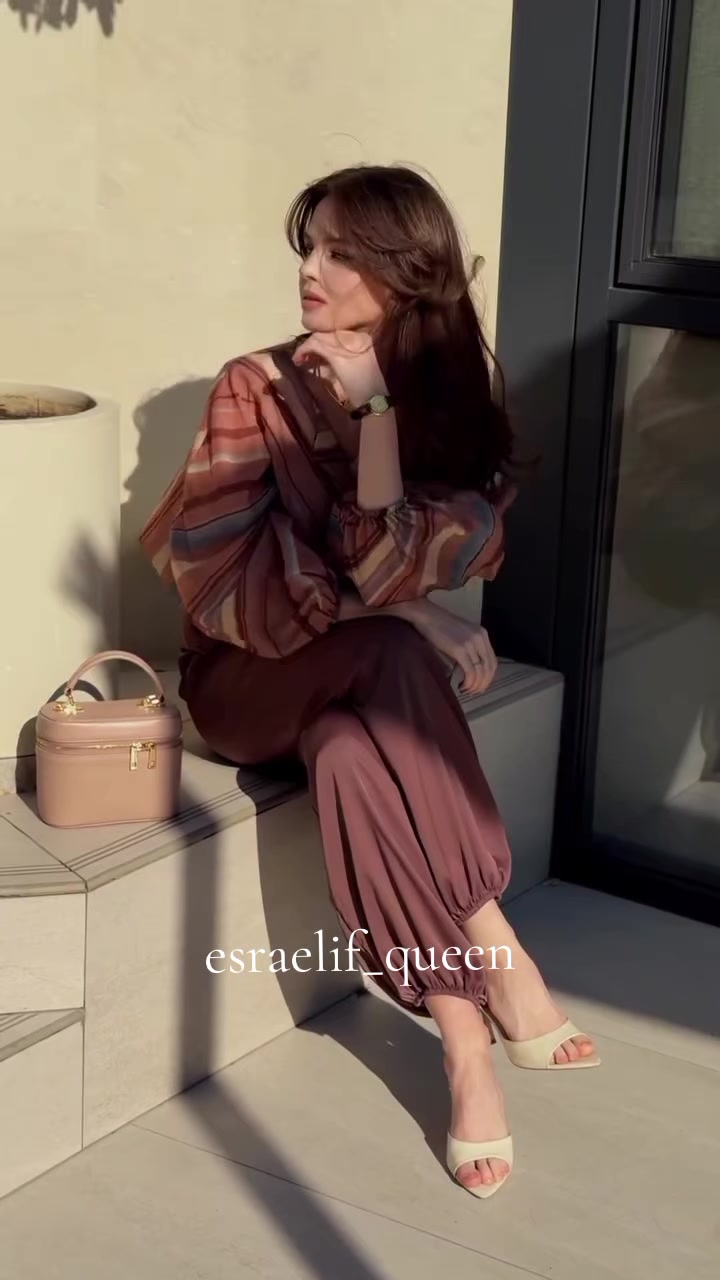 @EsRa Elif 👑♠️🥀