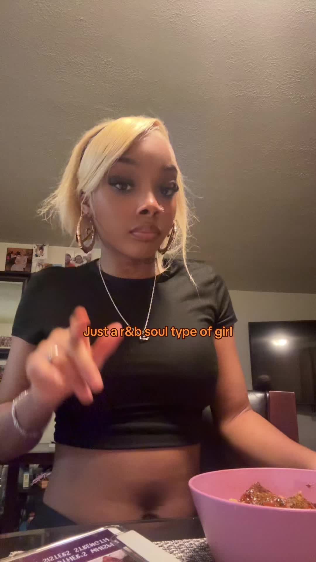 @Prettylilbrownskin