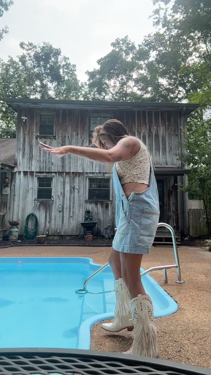 @BobbiDeede