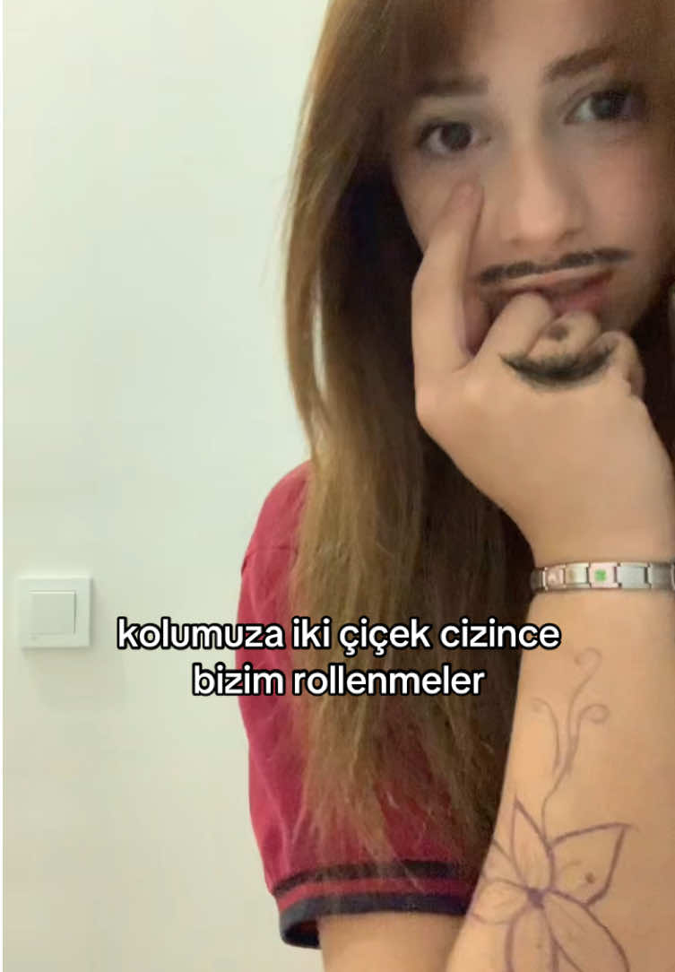 @👩🏻&zwj;🦲