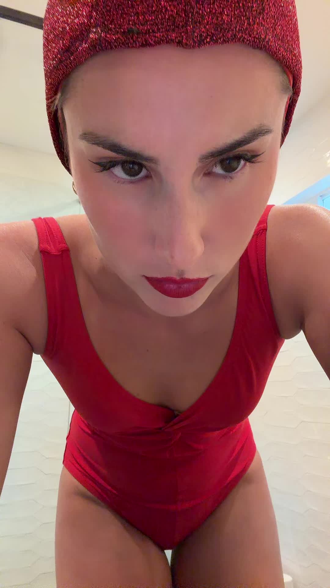 @cl0ie