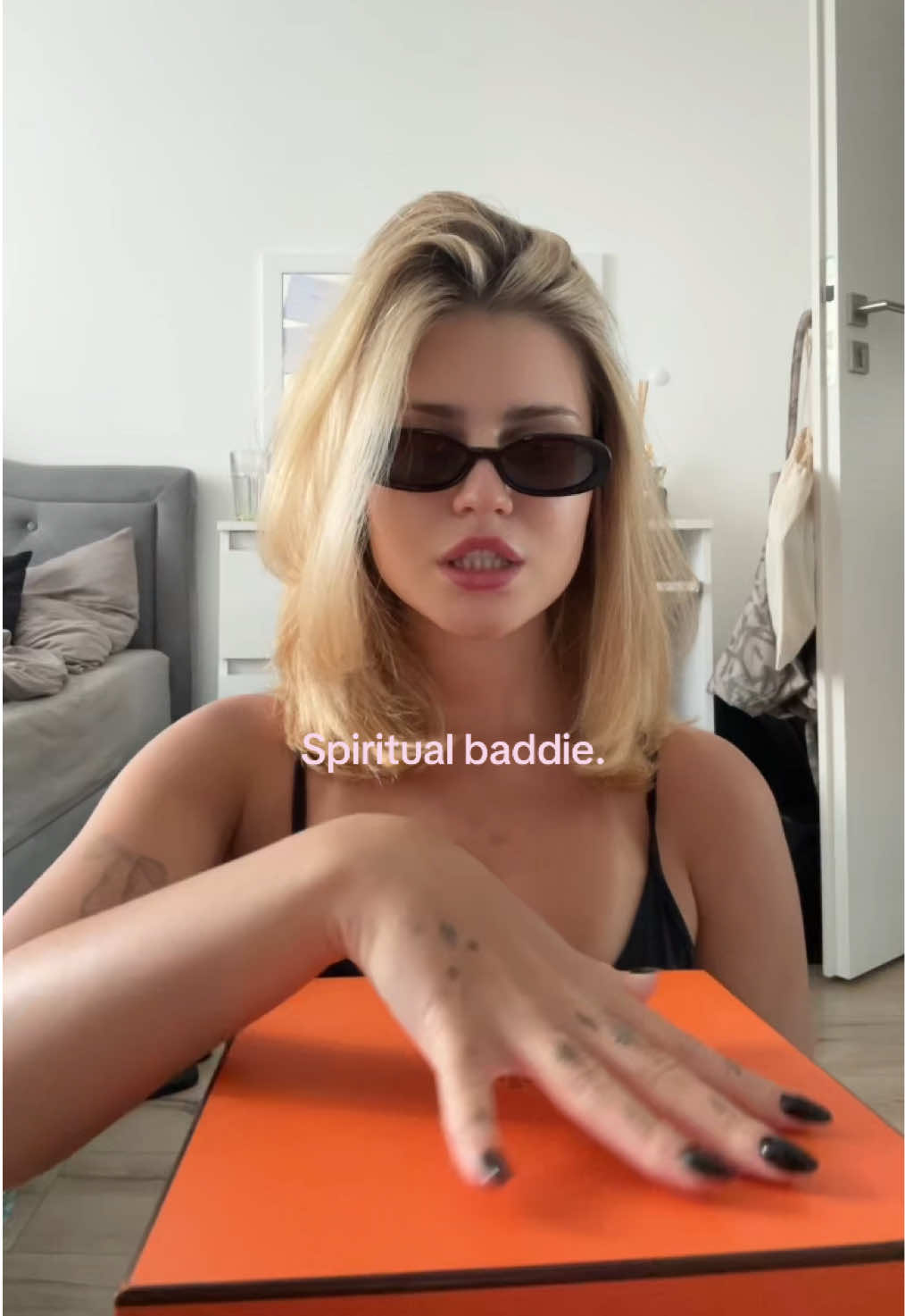 @HL