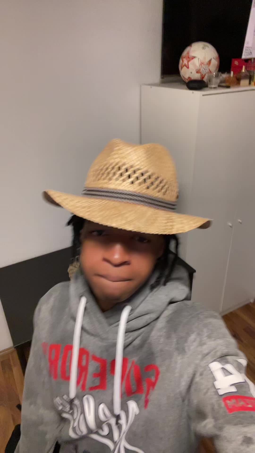 @yellou man🇬🇲🇩🇪