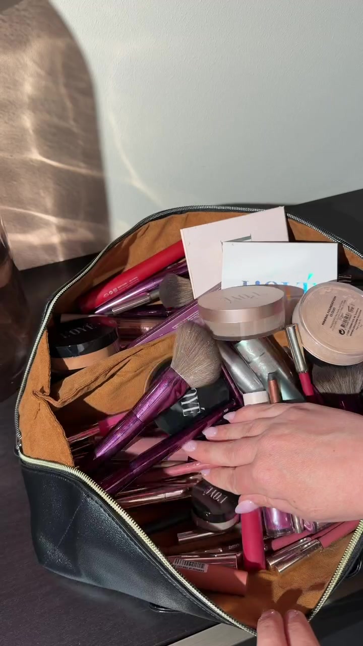 @L'OYÉ Cosmetics