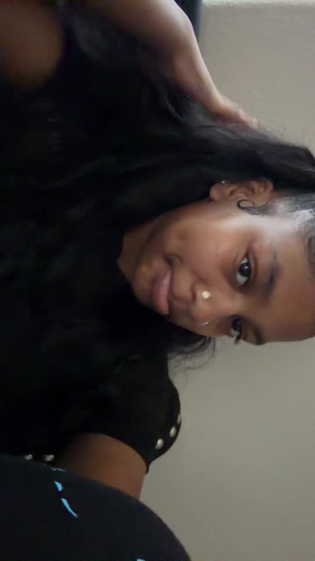 @…