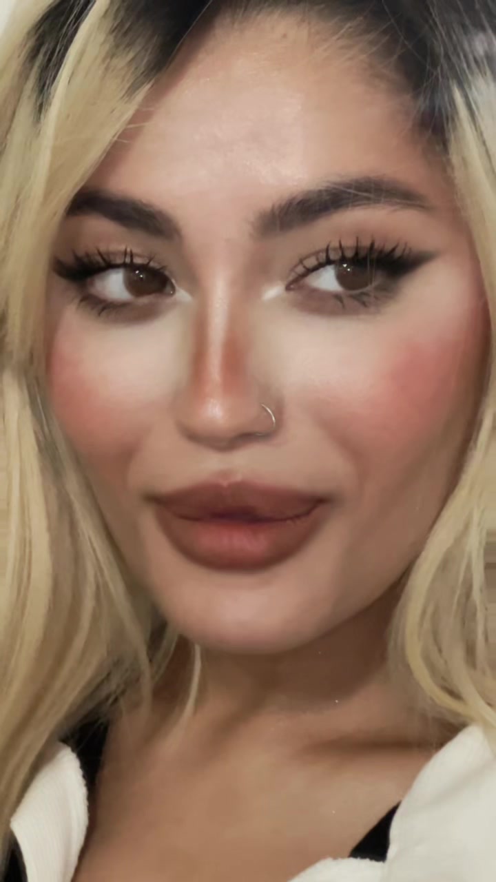 @rozhstorm