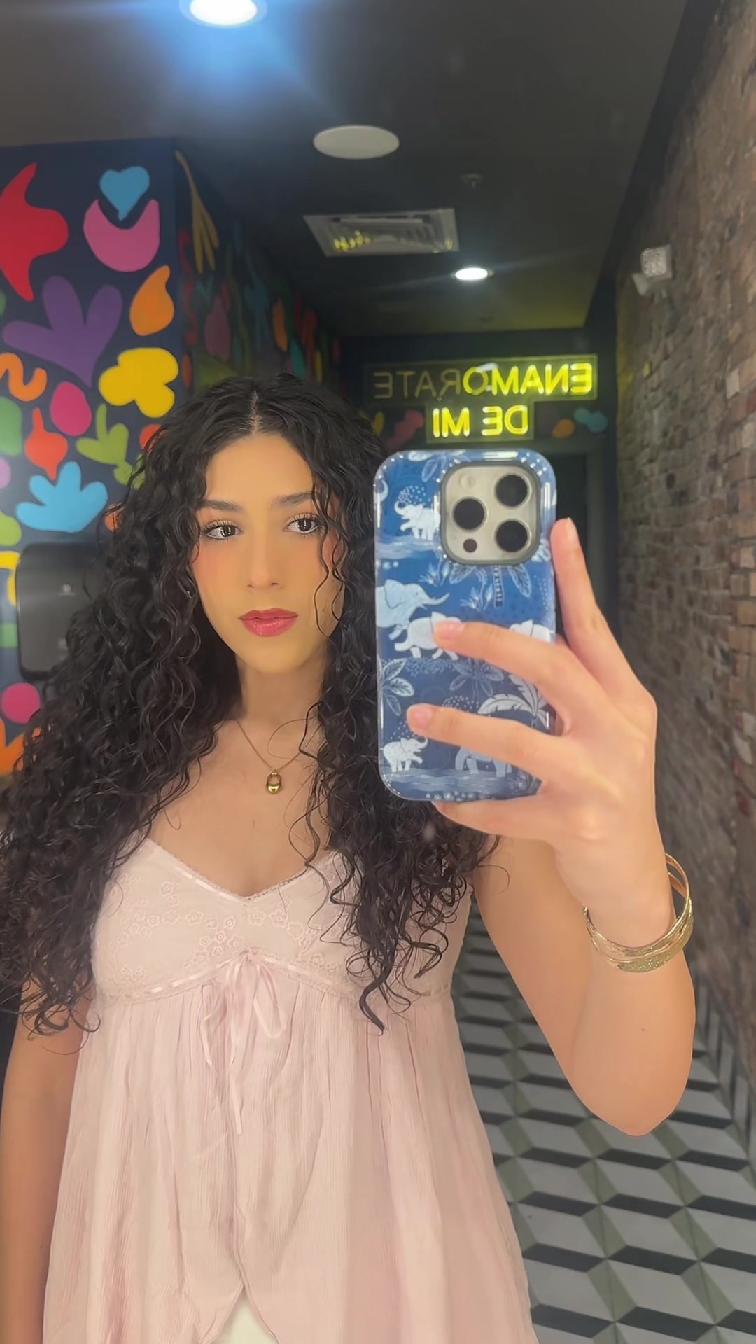 @vivienne