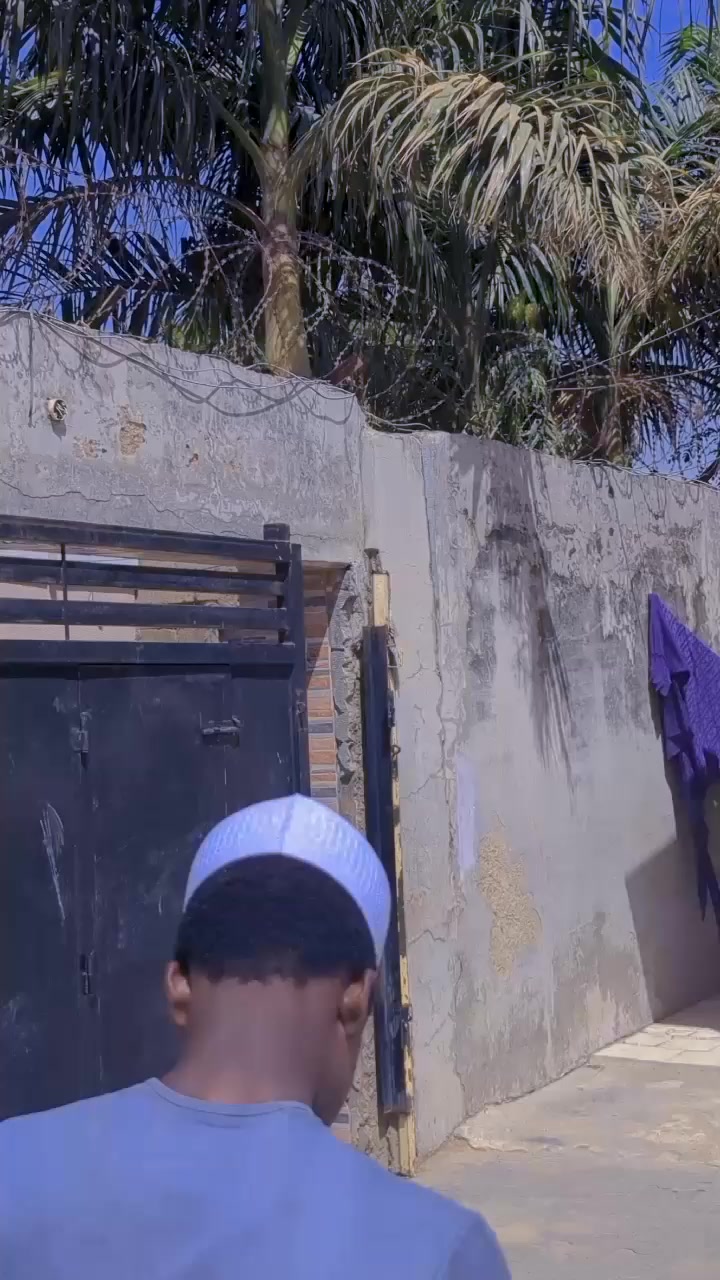 @...