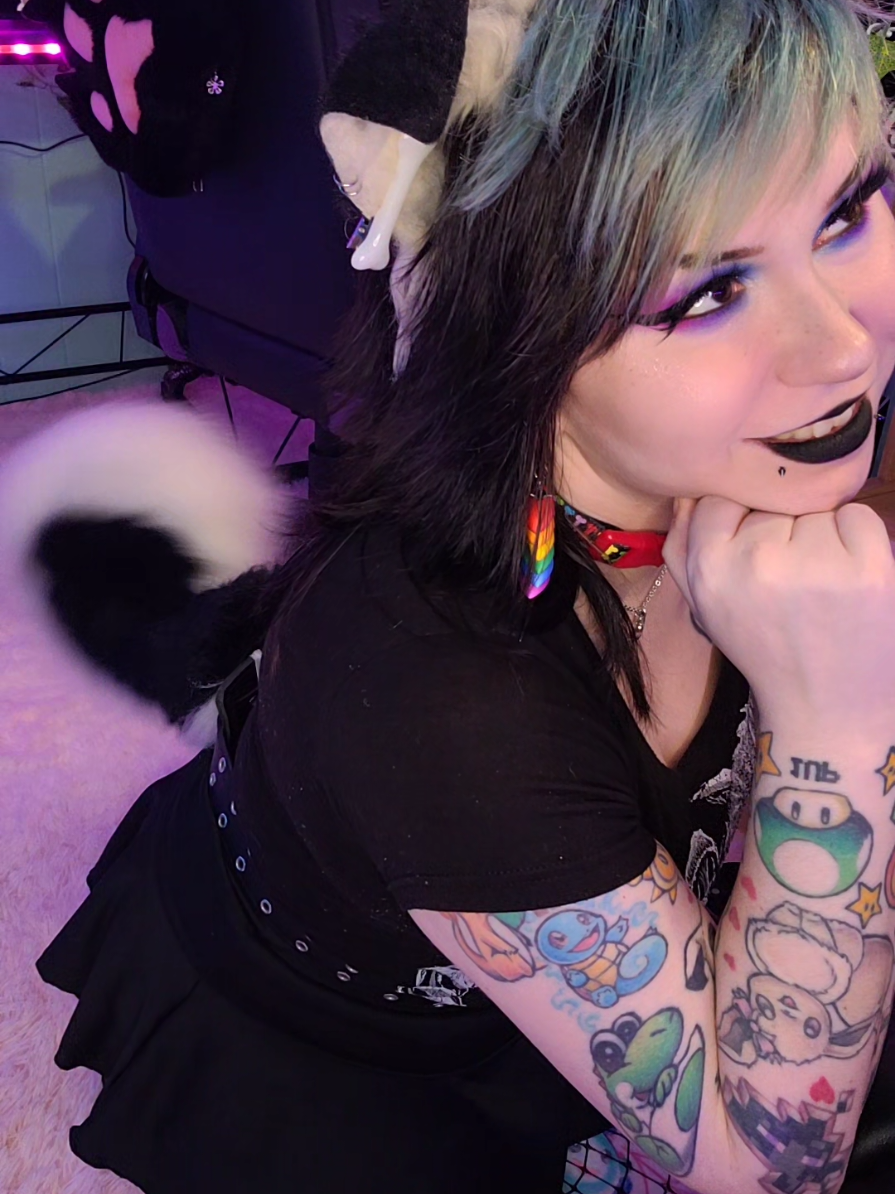 @Rainbow🏳️🌈Artist/Streamer🍃