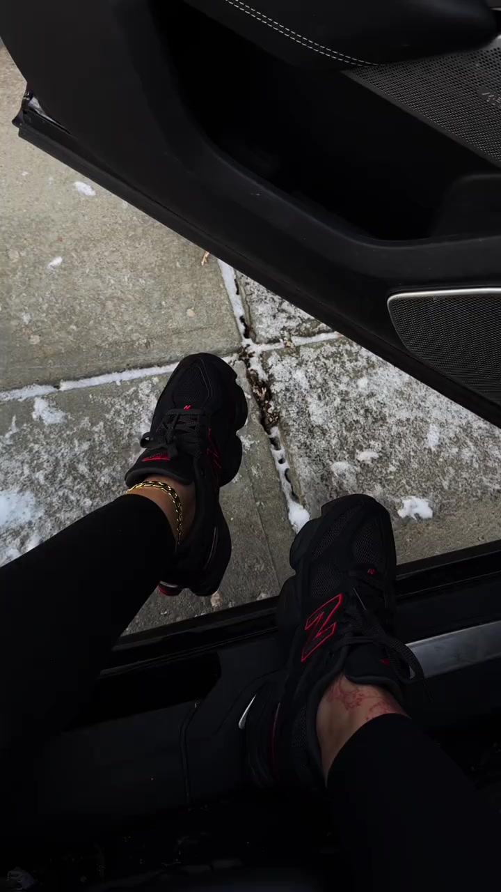 @SNEAKBAST