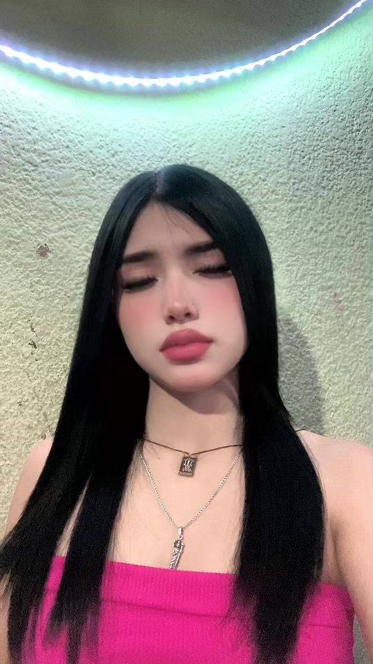 @🧔🏻♀️